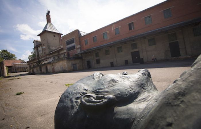 a statue on the ground